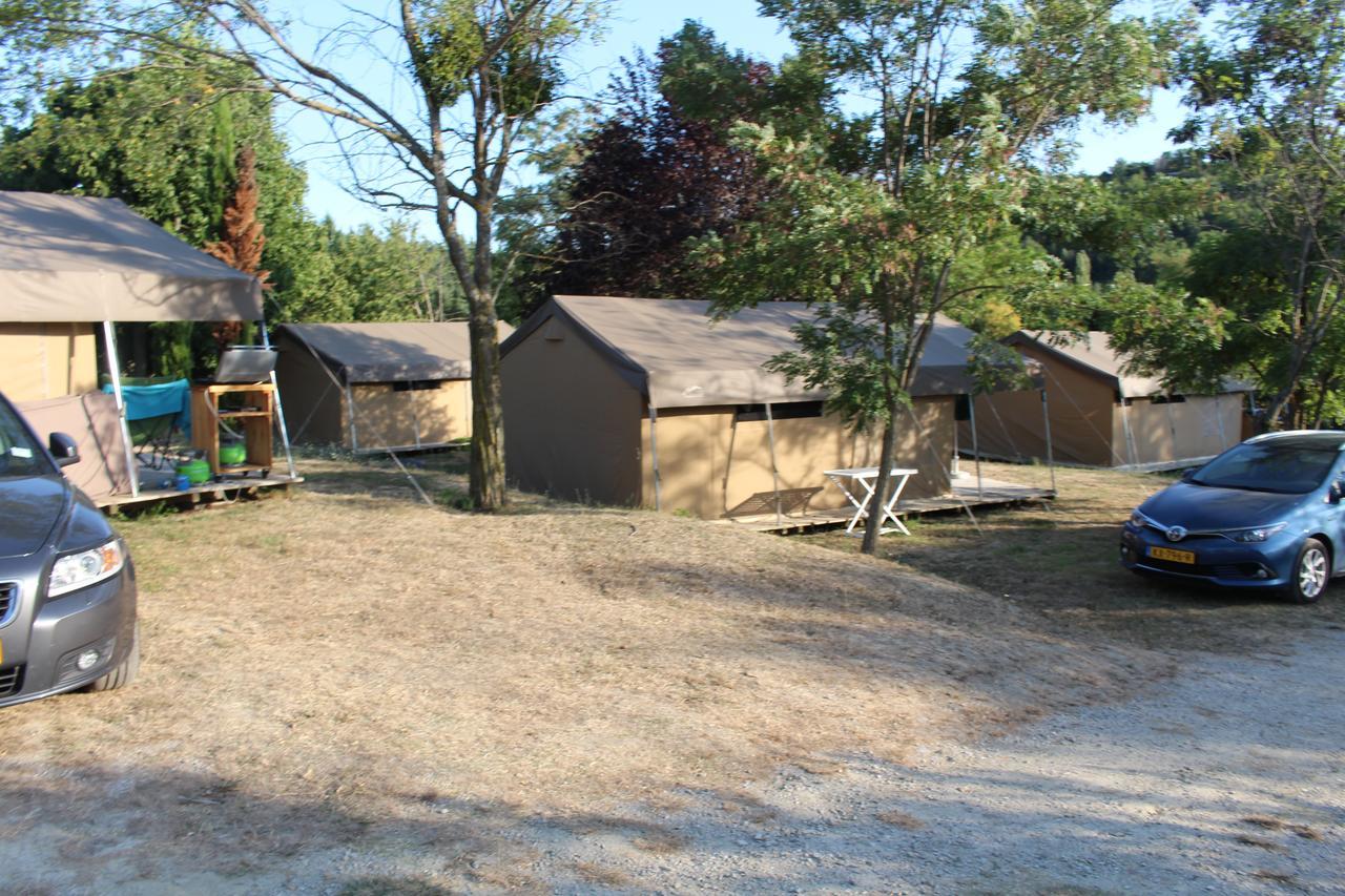 Camping Forcalquier Les Routes De Provence Exterior foto